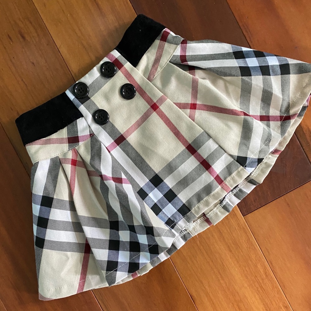 Burberry Skirt: Medium Kids